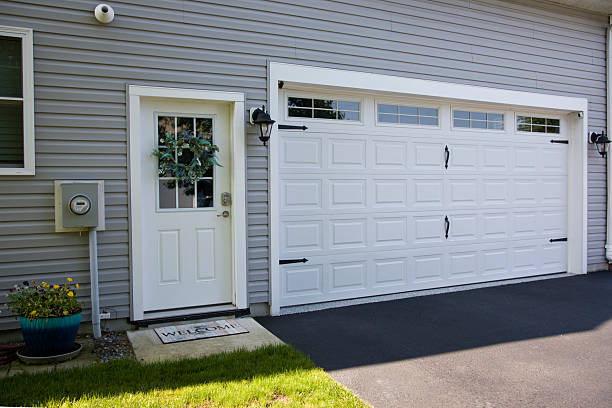 24/7 Emergency Garage Door Panel Replacement experts in Motley County County, TX